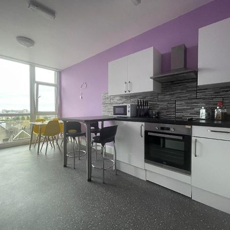 Neon 160 Hostel Суонзи Екстериор снимка