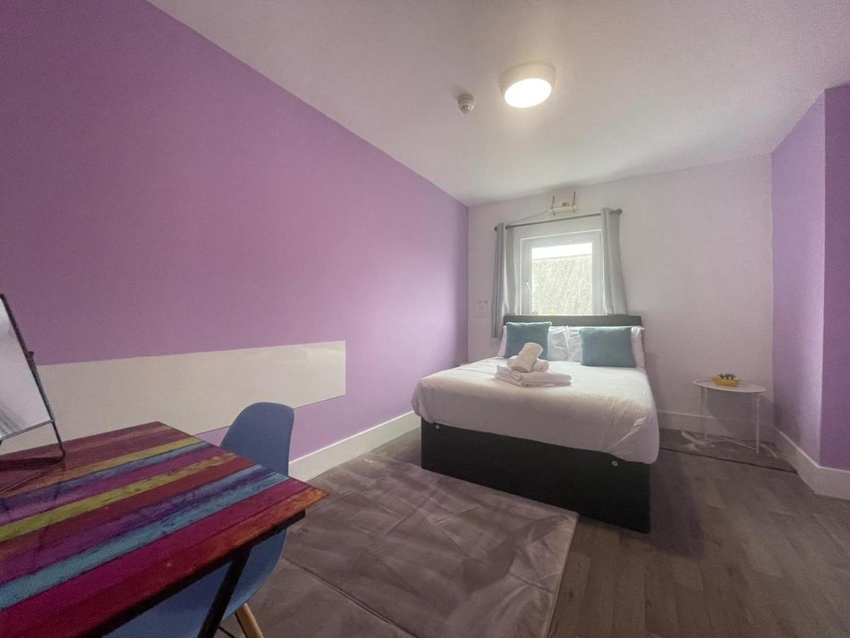 Neon 160 Hostel Суонзи Екстериор снимка