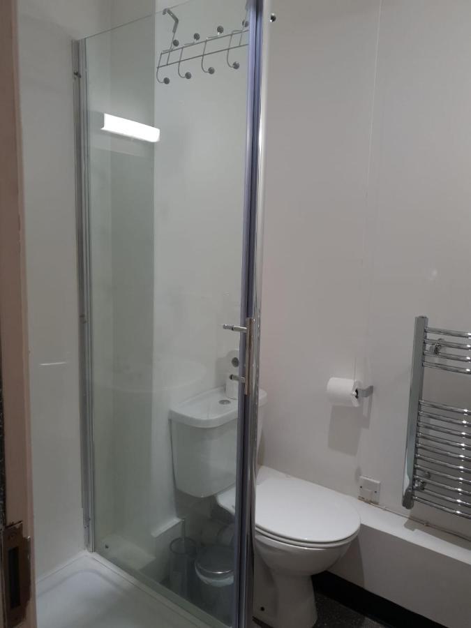 Neon 160 Hostel Суонзи Екстериор снимка