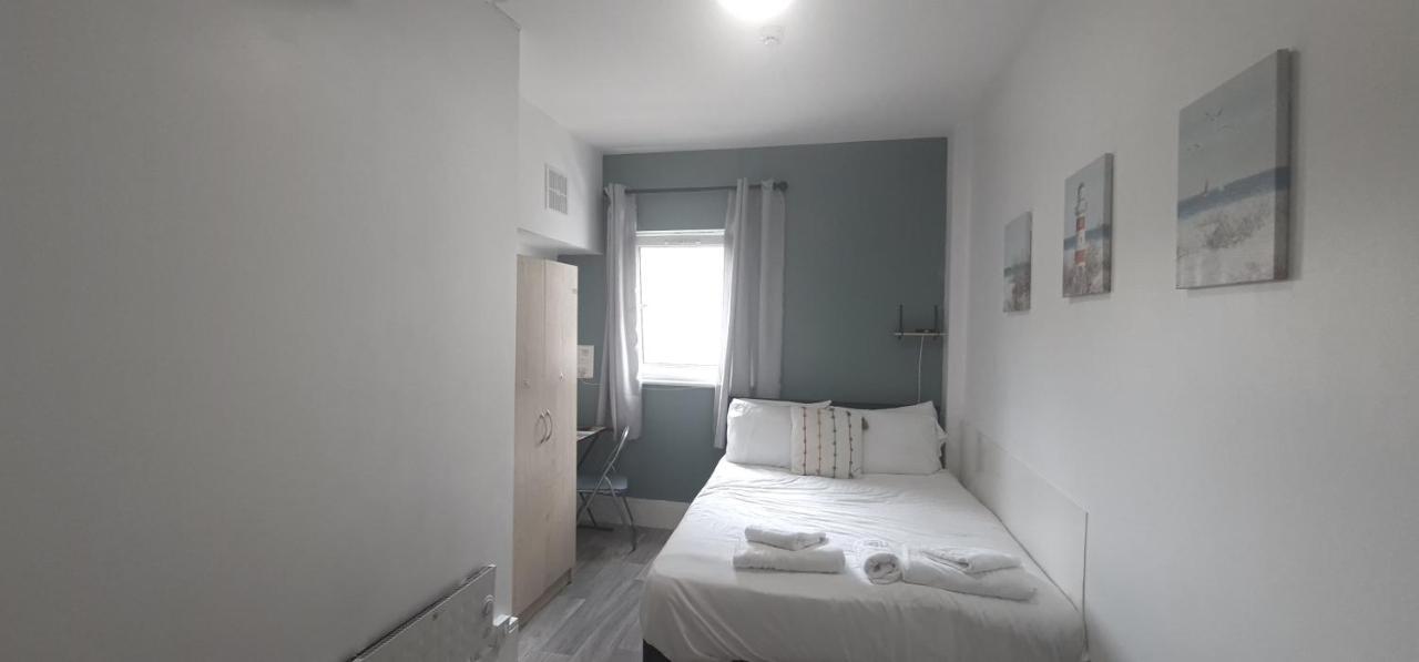 Neon 160 Hostel Суонзи Екстериор снимка